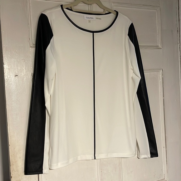 Calvin Klein faux leather long sleeve top size Small NWOT - Picture 1 of 6